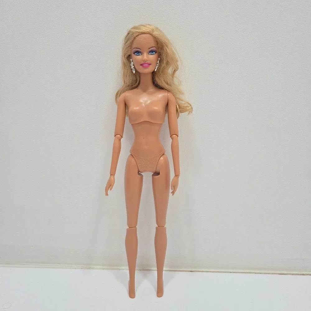 Nude Barbie 2009 Fashionistas Glam Wave 1 Articulated Blonde CEO Face R9878 Doll